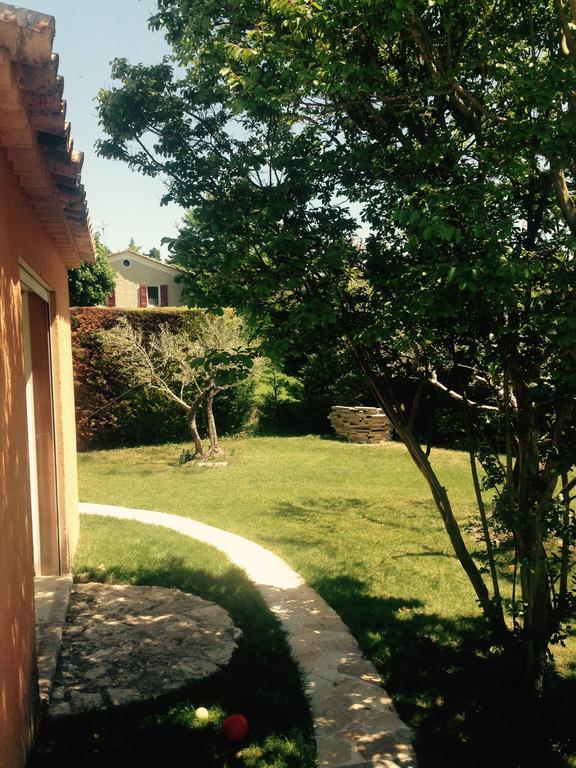 Bed and Breakfast Chez Calou Mane  Екстер'єр фото