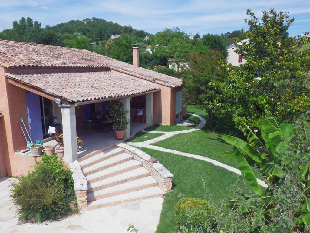 Bed and Breakfast Chez Calou Mane  Екстер'єр фото
